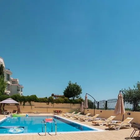 Apartment Horizon 27 'в' *